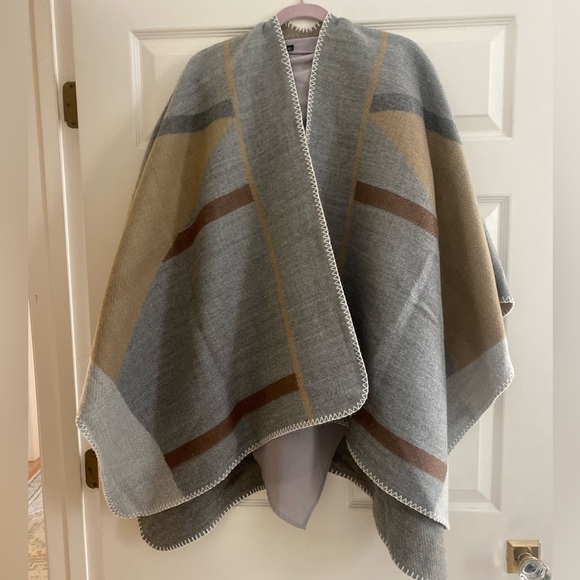 Plaid poncho - Picture 1 of 5